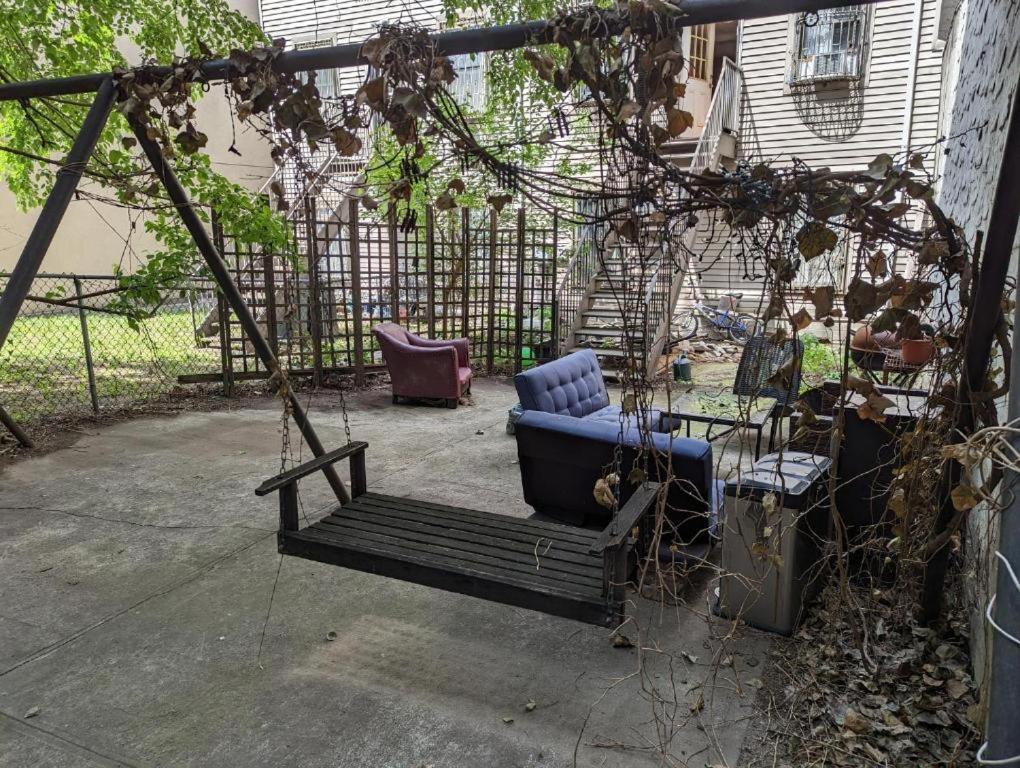 Fawlty Towers In Williamsburg Apartment New York Ngoại thất bức ảnh